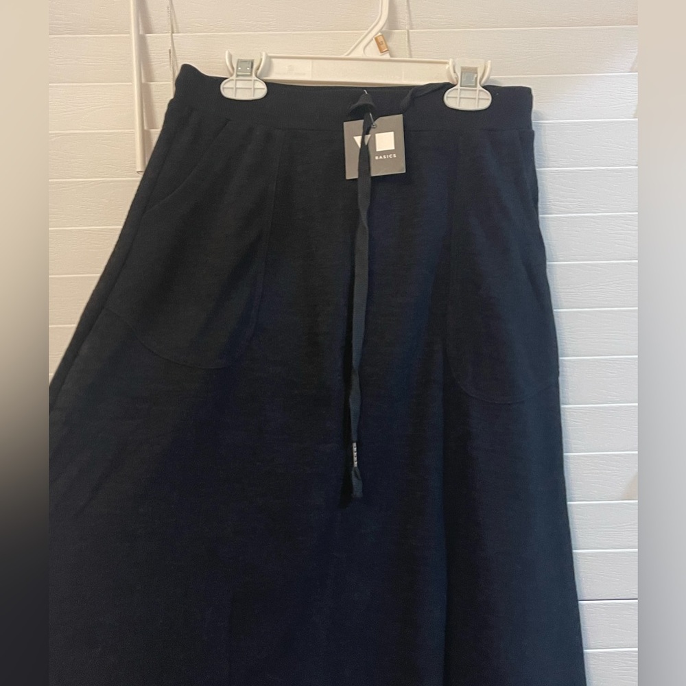 Women maxi skirt. Size small.